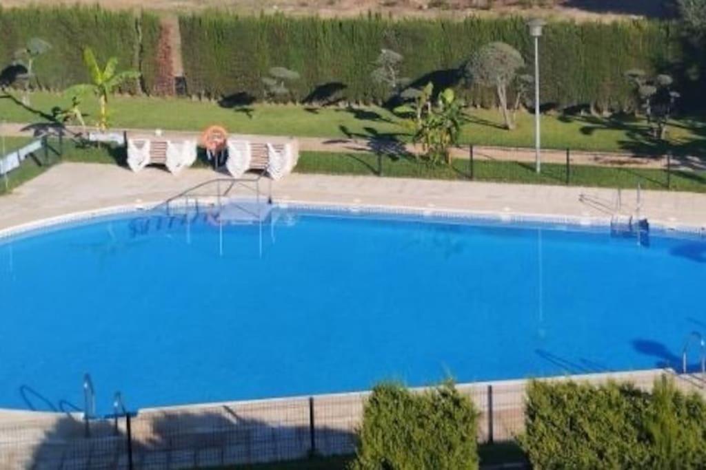 הוילה Guillena Casa En Ruta De La Plata Con Piscina Comunitaria מראה חיצוני תמונה